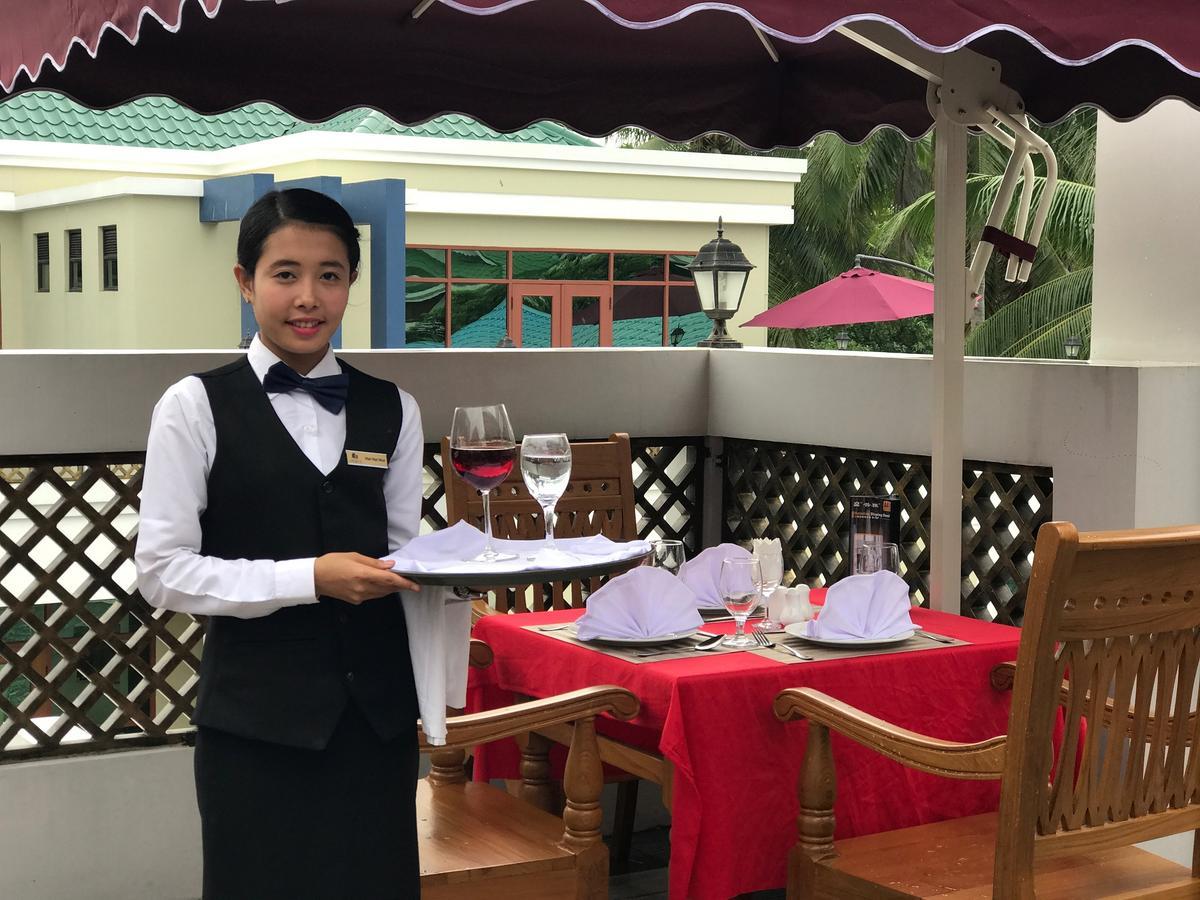 Ten Mile Hotel Yangon Bagian luar foto