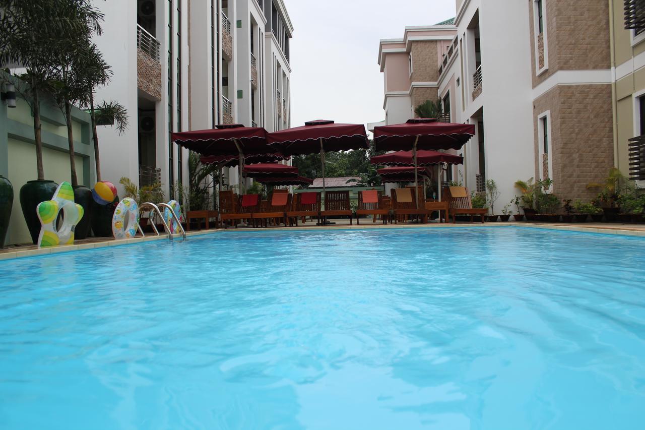 Ten Mile Hotel Yangon Bagian luar foto