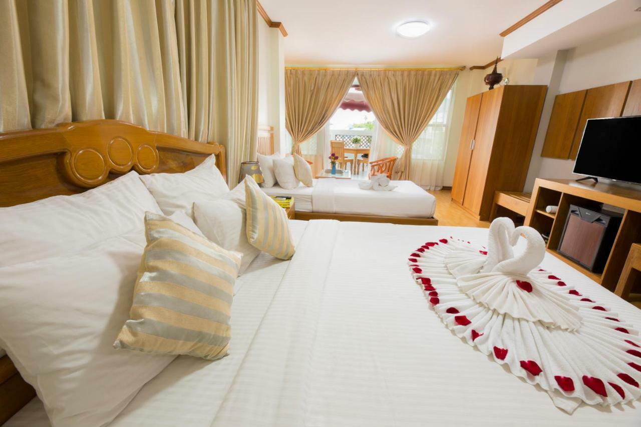 Ten Mile Hotel Yangon Bagian luar foto