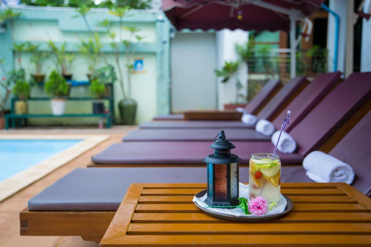 Ten Mile Hotel Yangon Bagian luar foto
