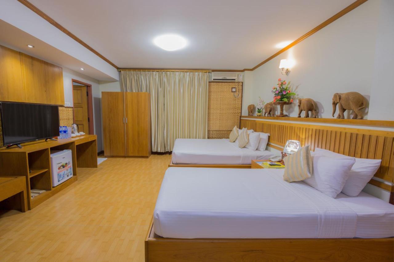 Ten Mile Hotel Yangon Bagian luar foto