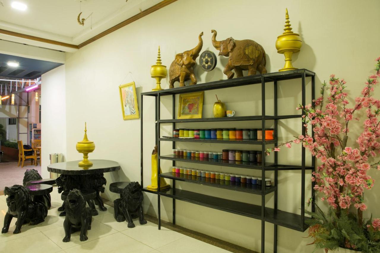 Ten Mile Hotel Yangon Bagian luar foto